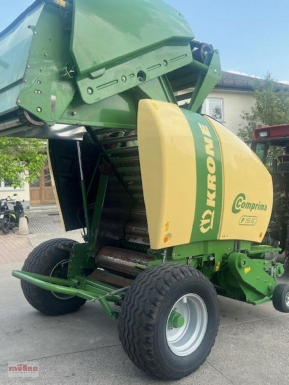 Rundballenpresse des Typs Krone Comprima F 155 XC, Gebrauchtmaschine in Holzhausen (Bild 2)