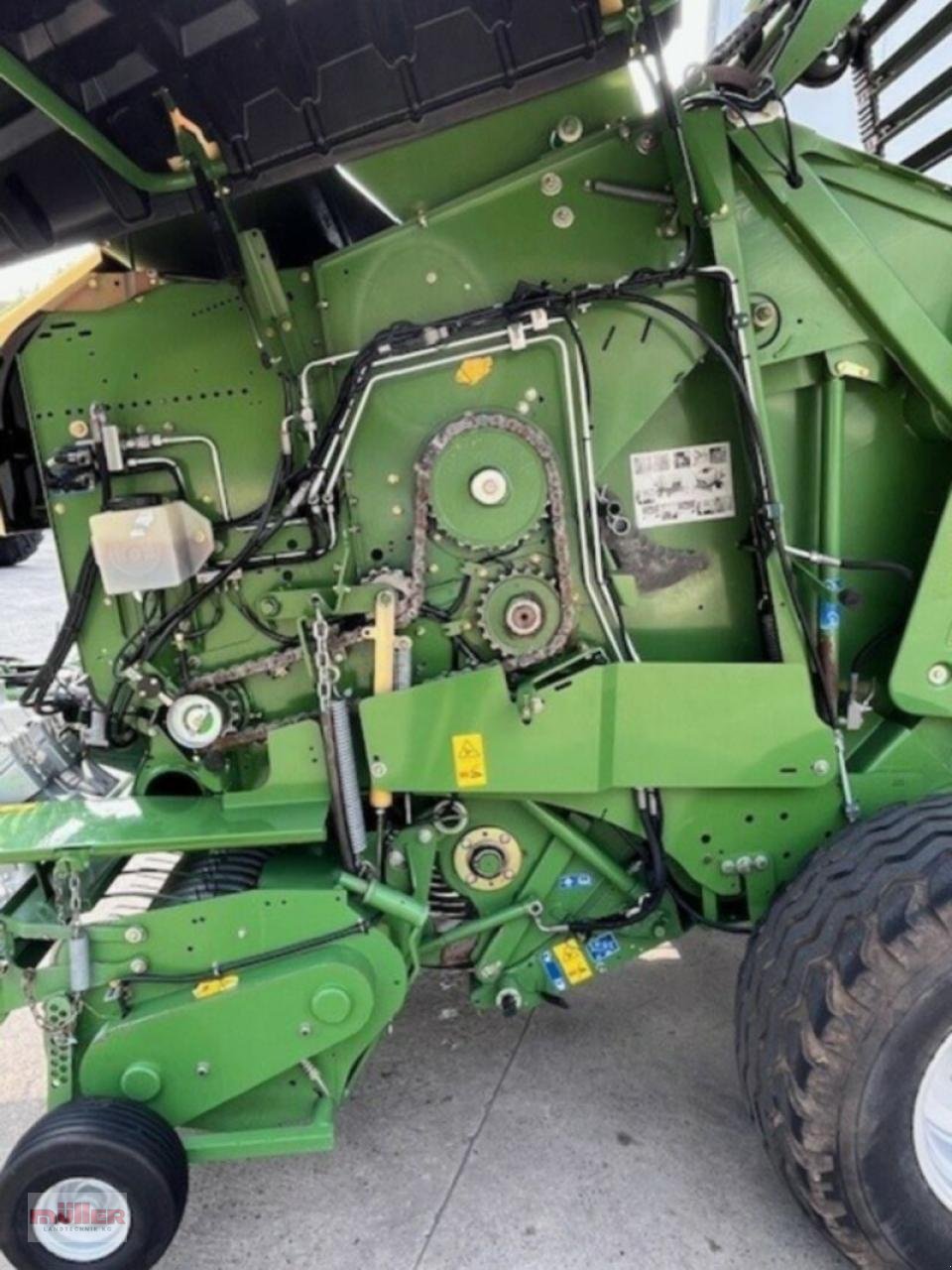 Rundballenpresse des Typs Krone Comprima F 155 XC, Gebrauchtmaschine in Holzhausen (Bild 9)