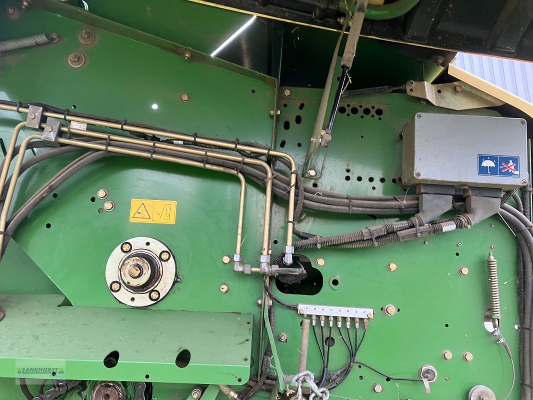 Rundballenpresse Türe ait Krone COMPRIMA F 155 XC, Gebrauchtmaschine içinde Aurich (resim 15)