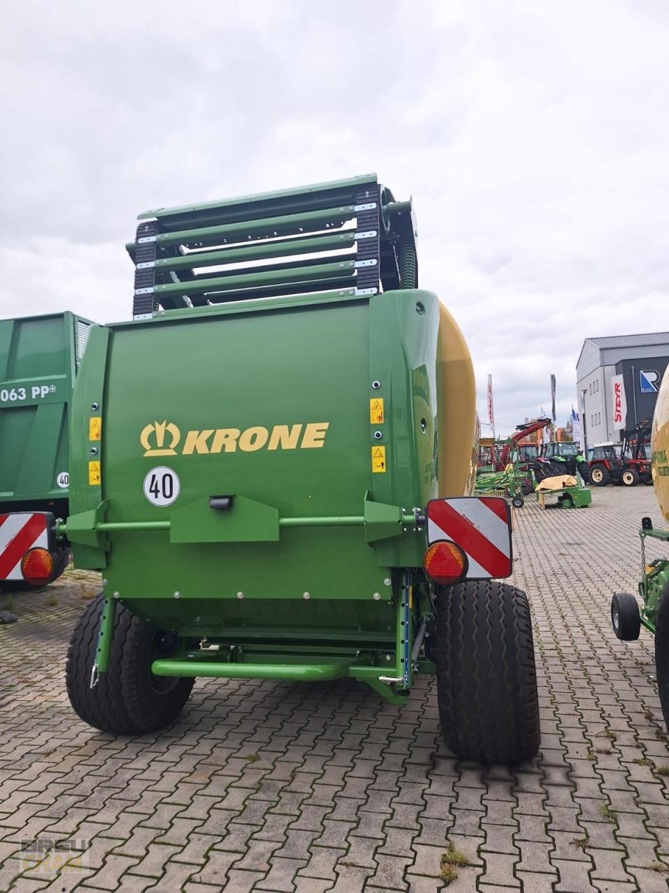 Rundballenpresse del tipo Krone Comprima F 155 XC, Neumaschine In Cham (Immagine 3)