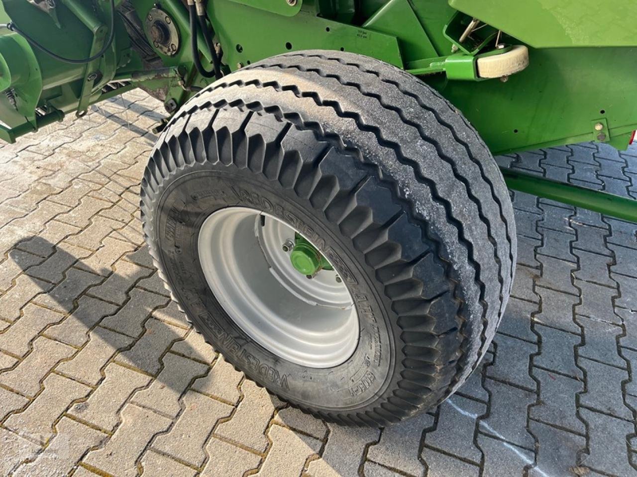 Rundballenpresse Türe ait Krone Comprima F 155 XC, Gebrauchtmaschine içinde Neuhof - Dorfborn (resim 8)