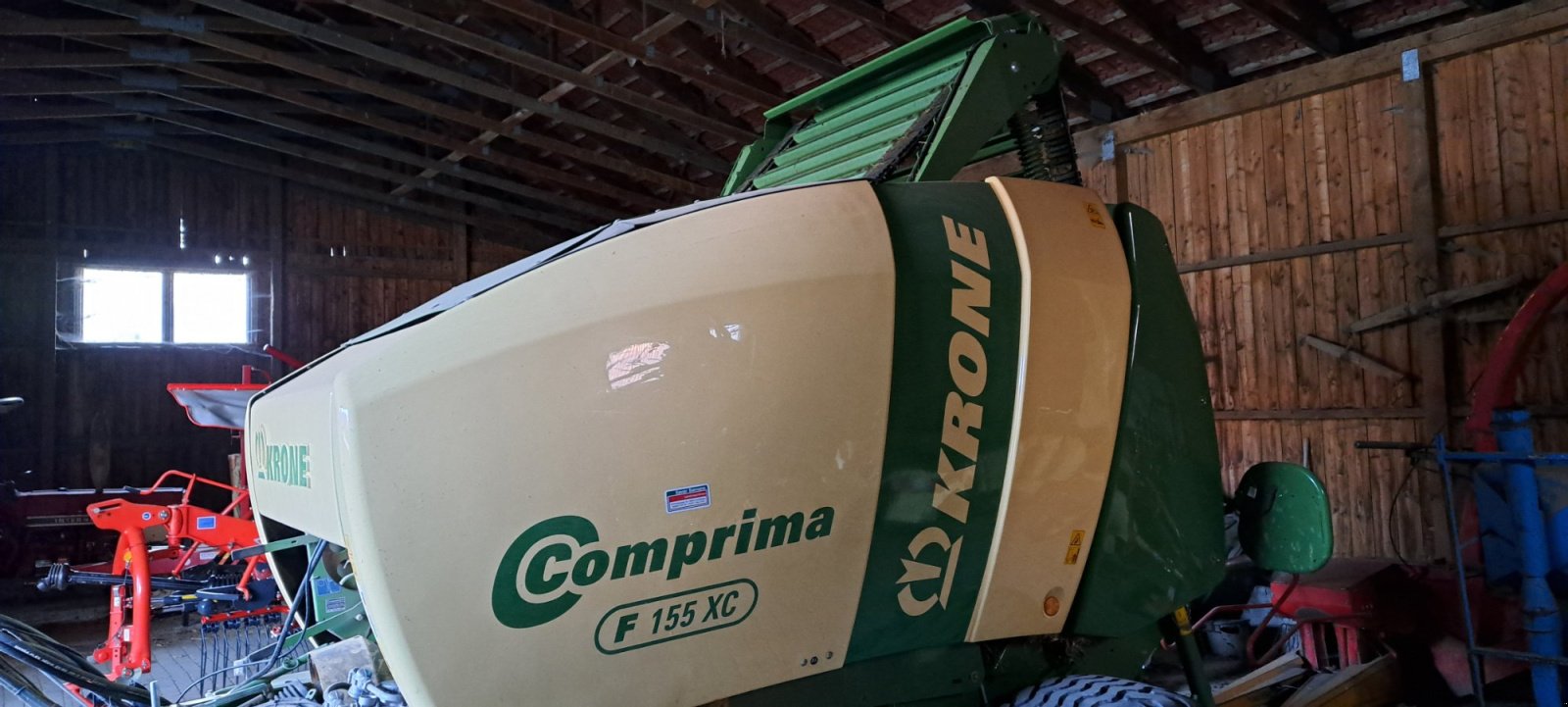 Rundballenpresse типа Krone Comprima F 155 XC, Gebrauchtmaschine в Berg (Фотография 1)