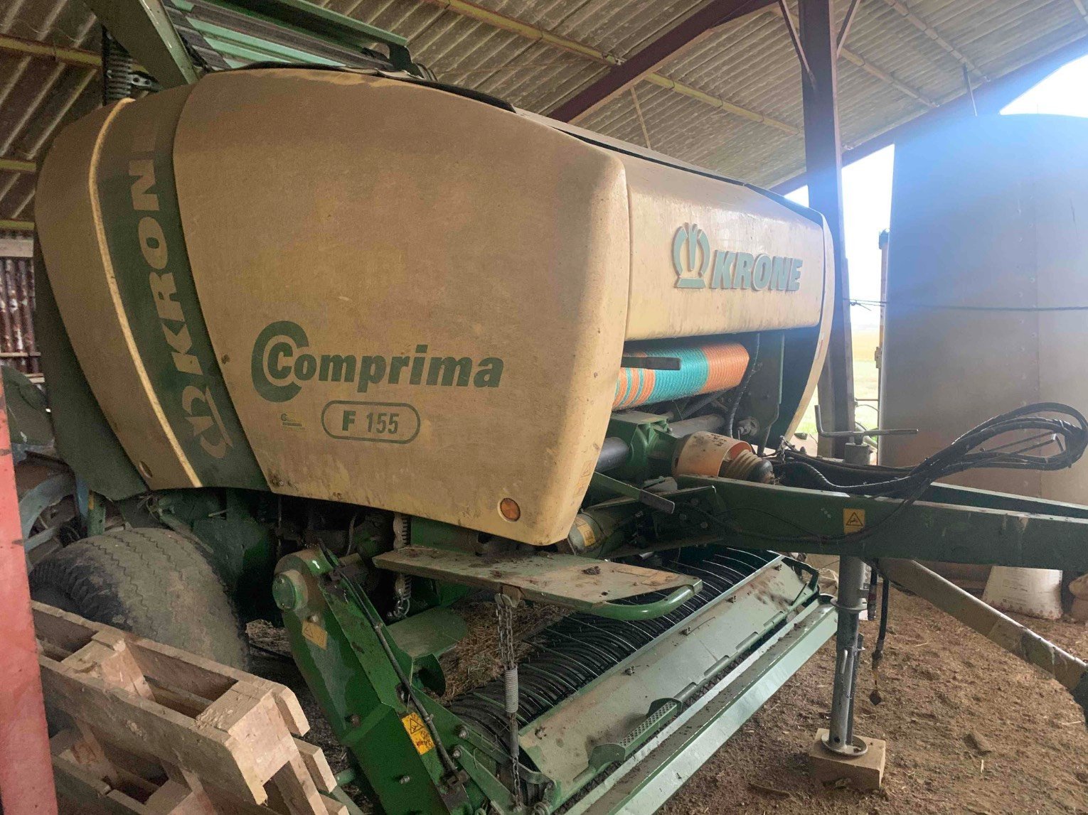 Rundballenpresse del tipo Krone COMPRIMA F 155, Gebrauchtmaschine en L'Isle-en-Dodon (Imagen 2)