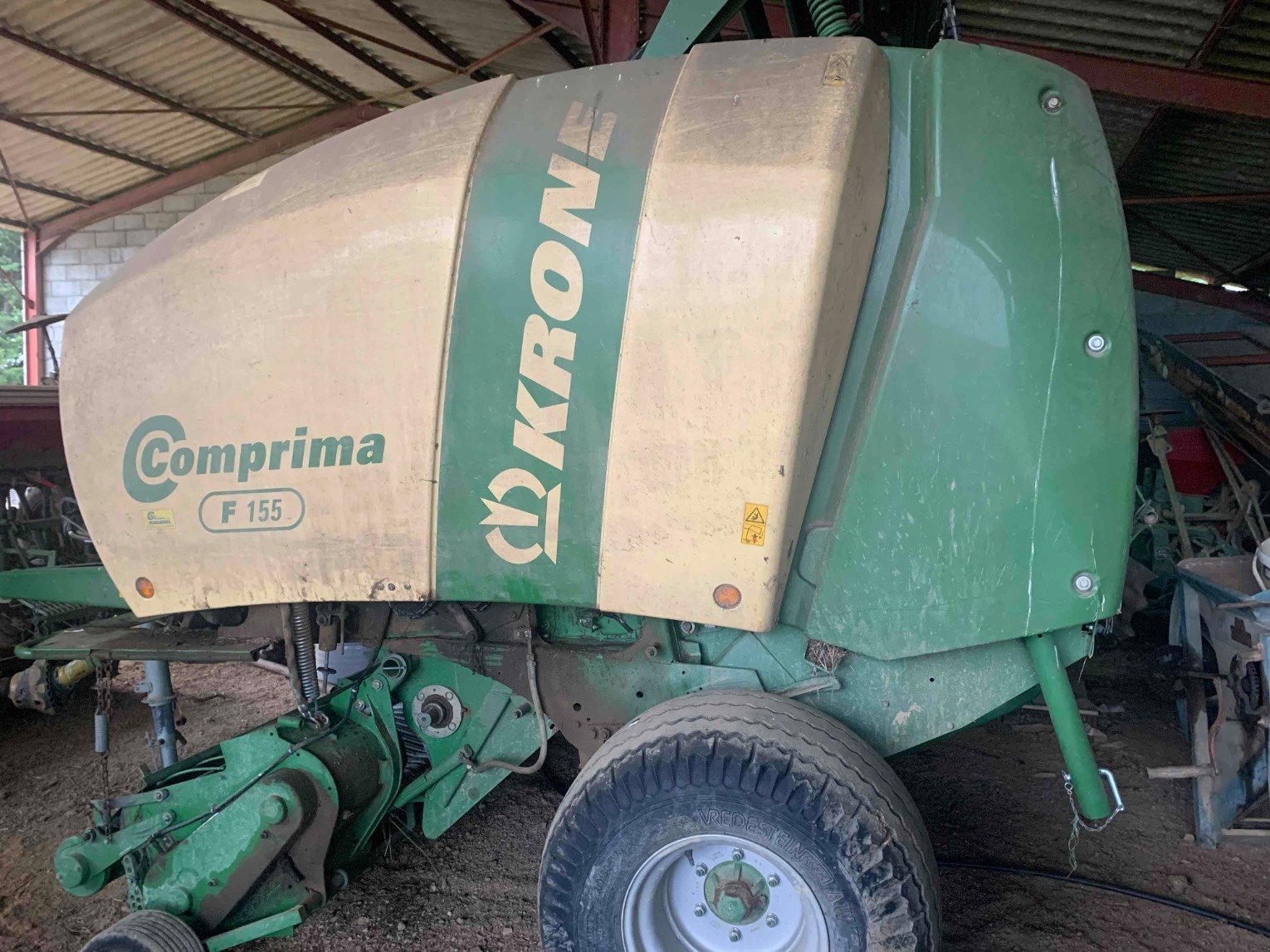 Rundballenpresse del tipo Krone COMPRIMA F 155, Gebrauchtmaschine en L'Isle-en-Dodon (Imagen 3)