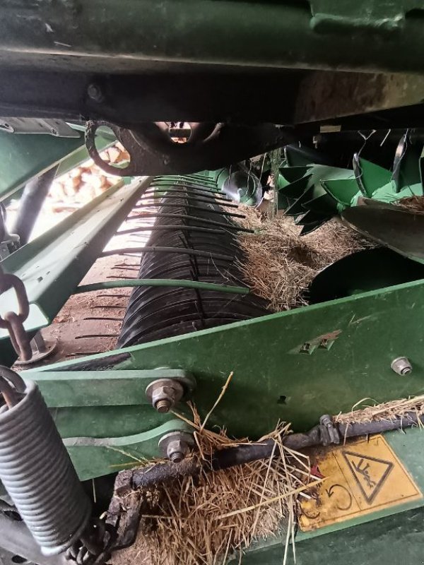 Rundballenpresse типа Krone Comprima F155, Gebrauchtmaschine в LEVIER (Фотография 6)