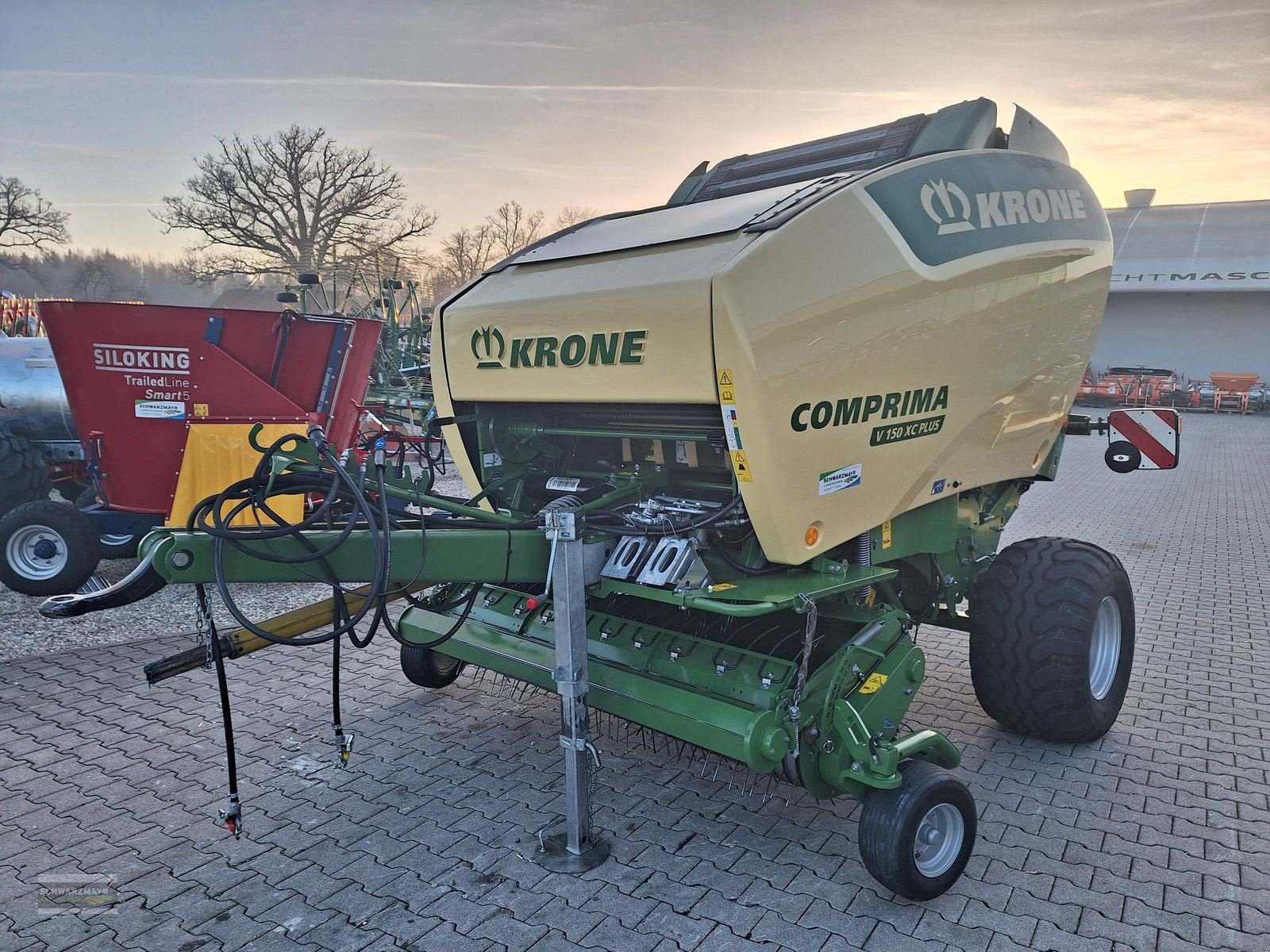 Rundballenpresse типа Krone Comprima V 150 XC PLUS 17 Messer, Gebrauchtmaschine в Aurolzmünster (Фотография 2)
