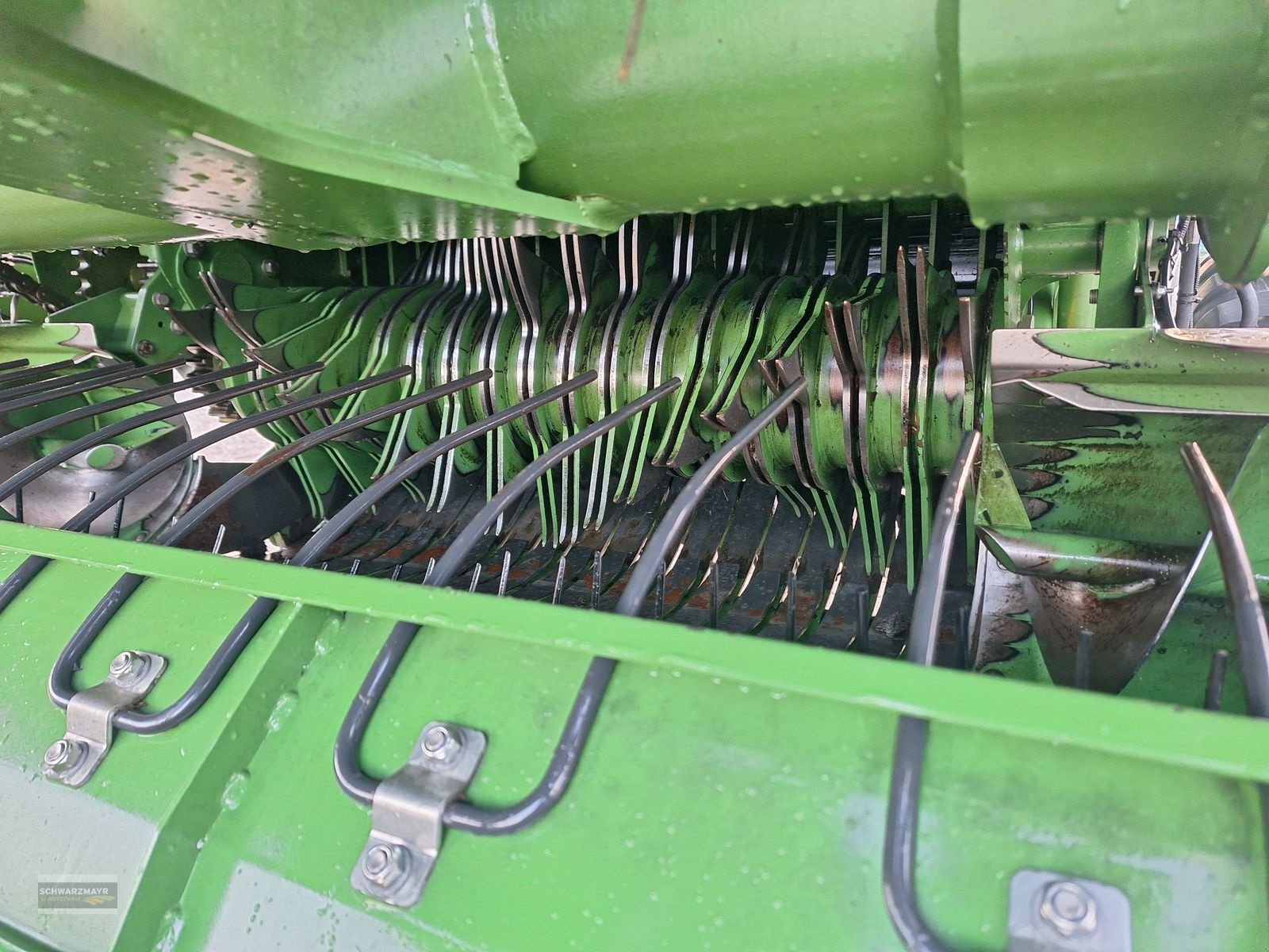 Rundballenpresse типа Krone Comprima V 150 XC PLUS 17 Messer, Gebrauchtmaschine в Aurolzmünster (Фотография 15)