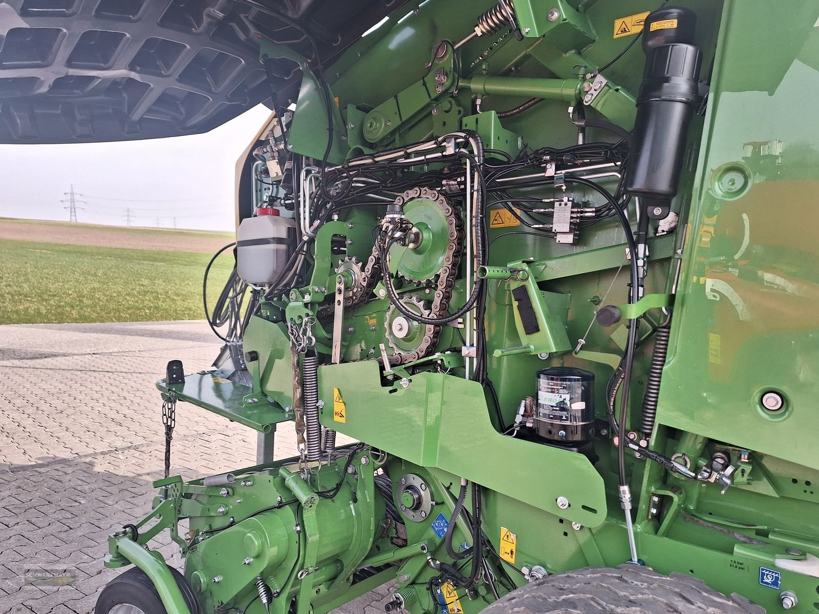 Rundballenpresse del tipo Krone Comprima V 150 XC Plus 26 Messer, Gebrauchtmaschine en Aurolzmünster (Imagen 13)