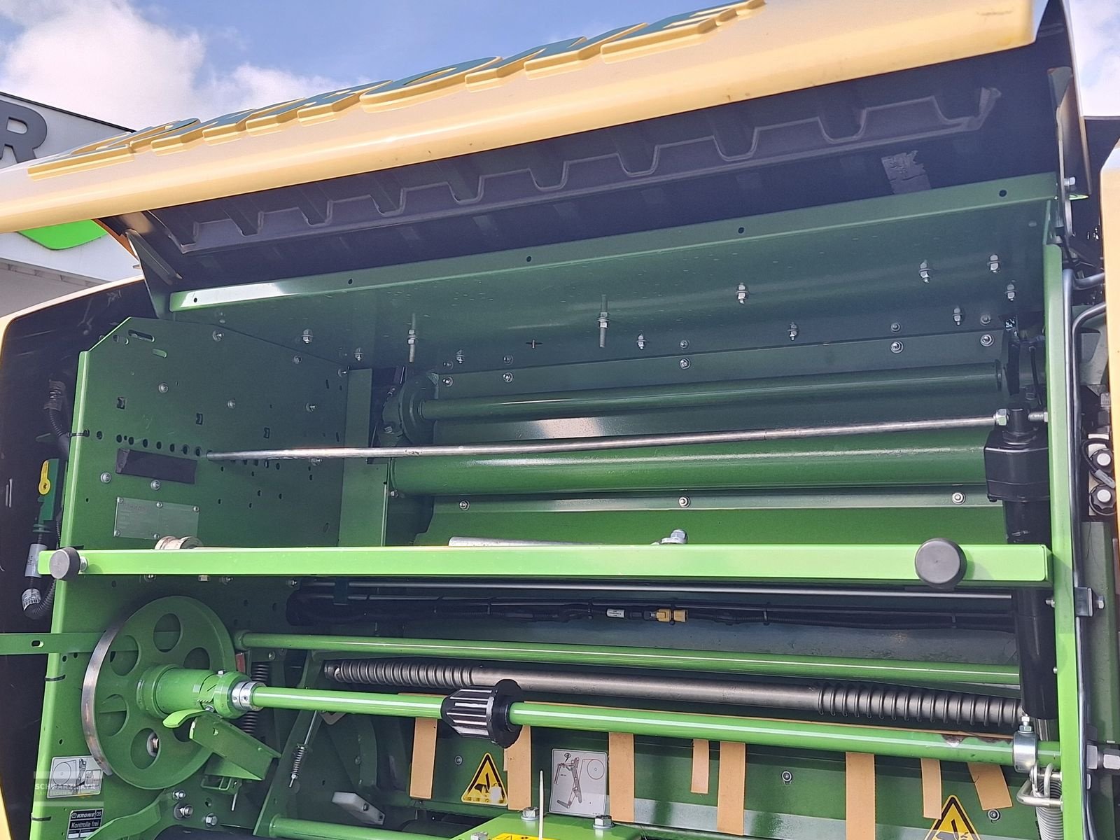Rundballenpresse del tipo Krone Comprima V 150 XC Plus 26 Messer, Gebrauchtmaschine In Gampern (Immagine 10)