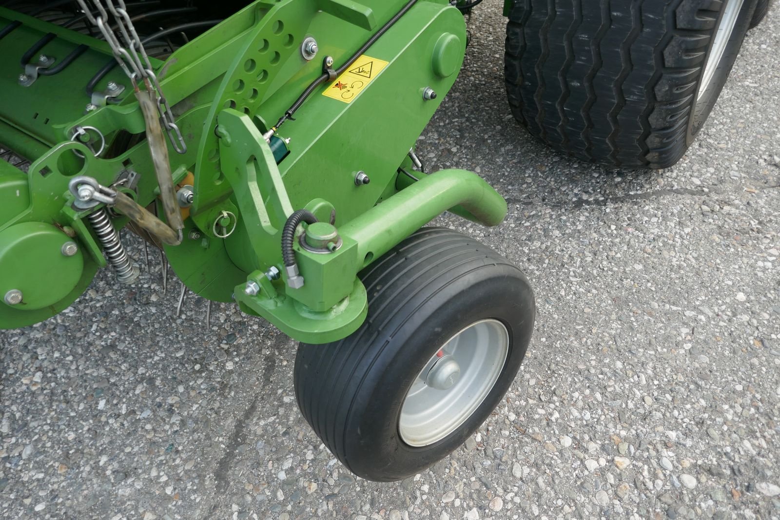 Rundballenpresse типа Krone Comprima V 150 XC Plus, Gebrauchtmaschine в Villach (Фотография 12)