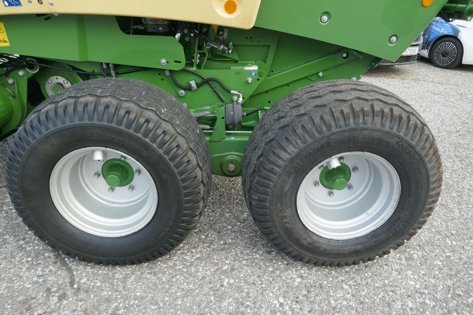 Rundballenpresse типа Krone Comprima V 150 XC Plus, Gebrauchtmaschine в Villach (Фотография 8)