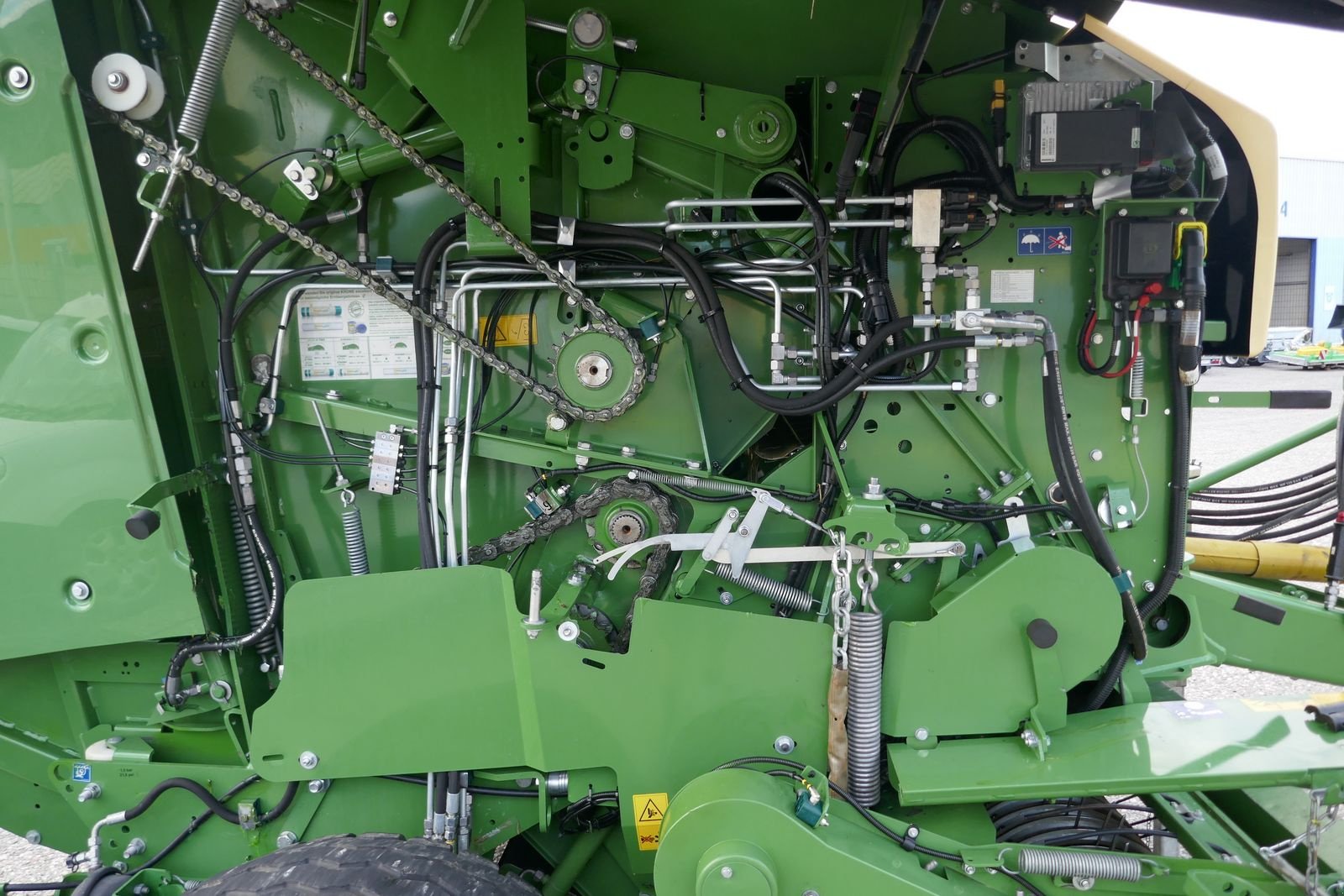 Rundballenpresse типа Krone Comprima V 150 XC Plus, Gebrauchtmaschine в Villach (Фотография 14)