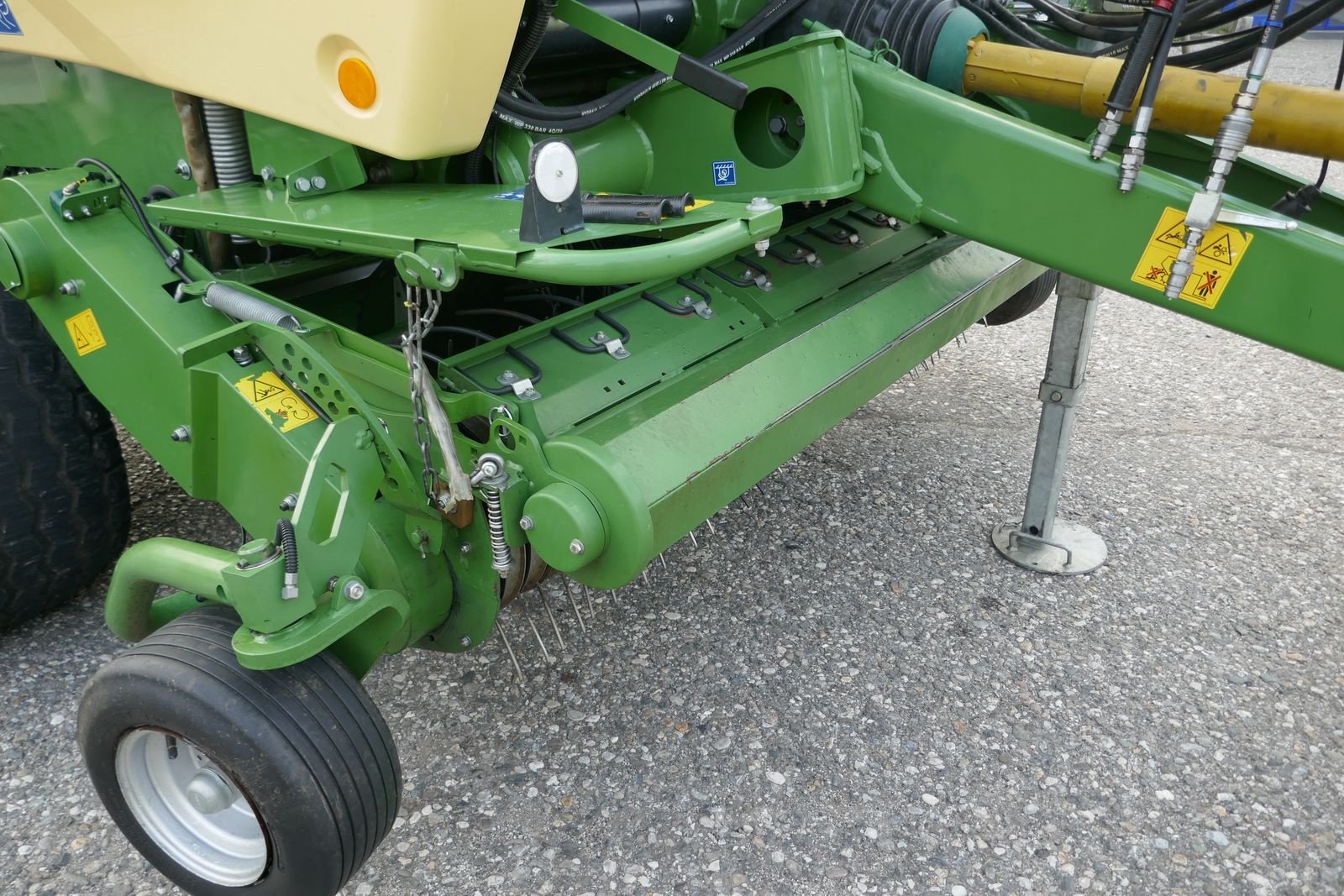 Rundballenpresse типа Krone Comprima V 150 XC Plus, Gebrauchtmaschine в Villach (Фотография 15)