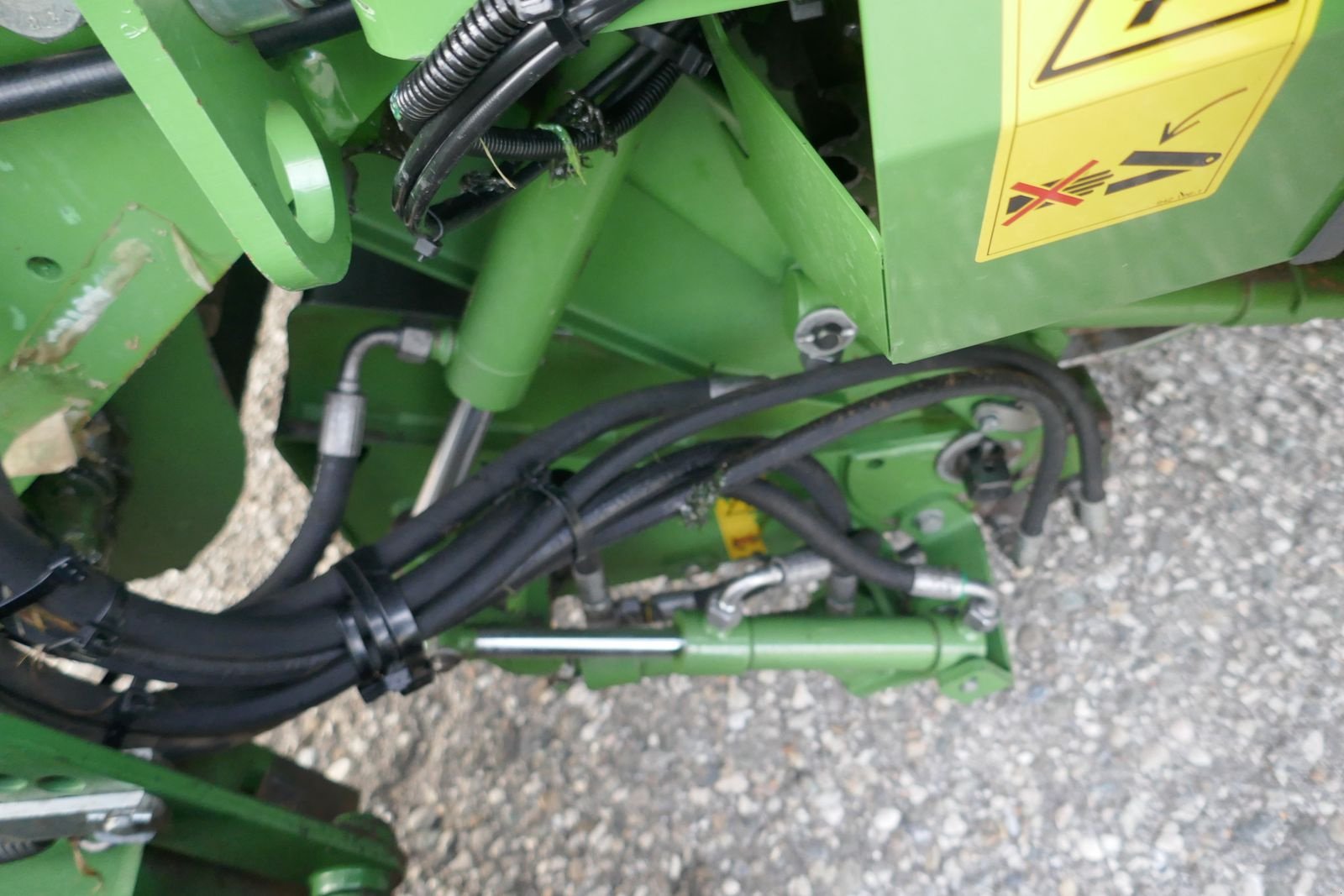 Rundballenpresse типа Krone Comprima V 150 XC Plus, Gebrauchtmaschine в Villach (Фотография 13)