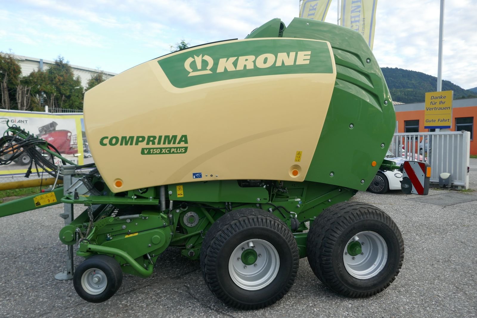 Rundballenpresse типа Krone Comprima V 150 XC Plus, Gebrauchtmaschine в Villach (Фотография 1)
