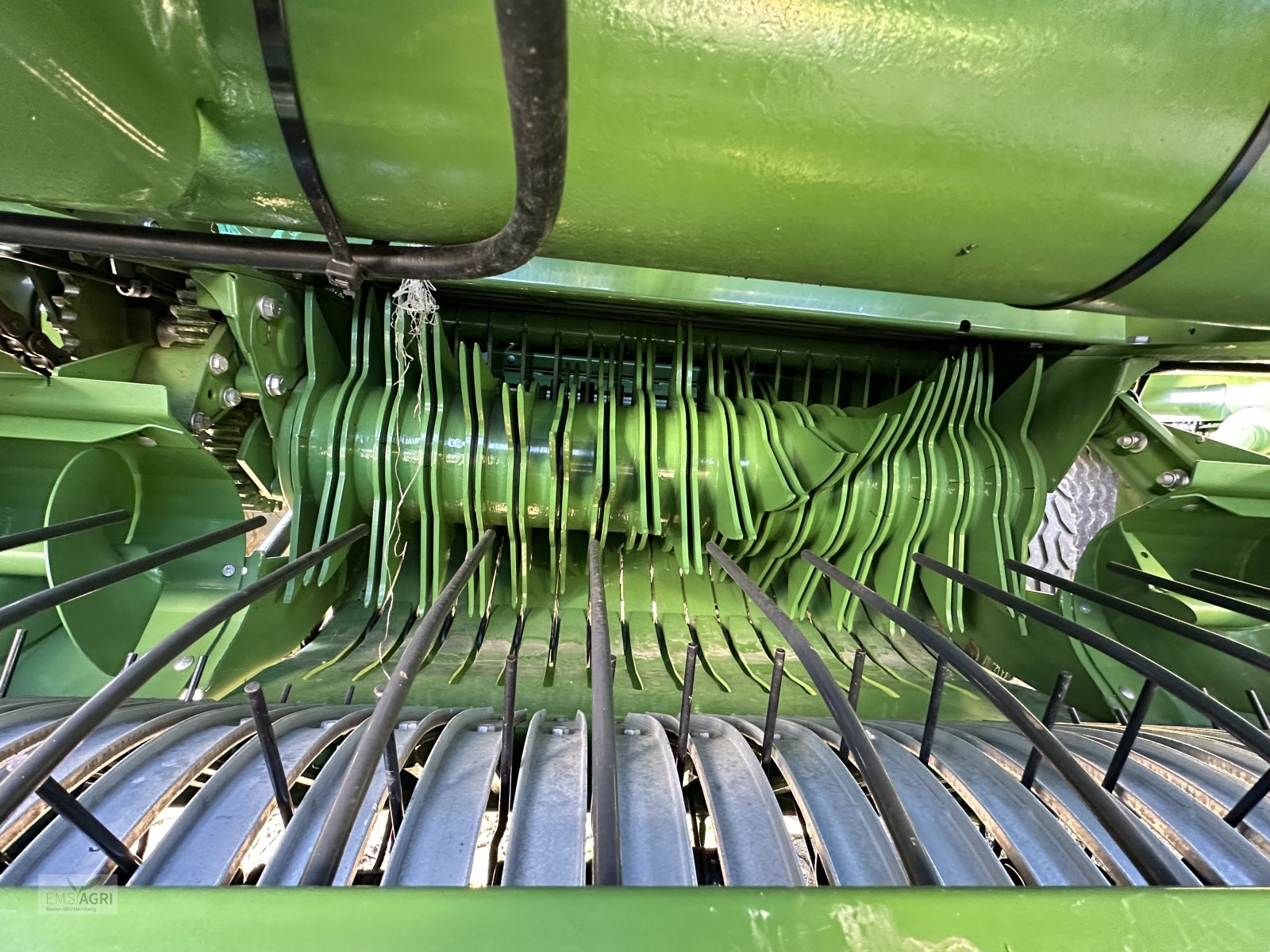 Rundballenpresse типа Krone COMPRIMA V 150 XC RP, Gebrauchtmaschine в Vöhringen (Фотография 3)