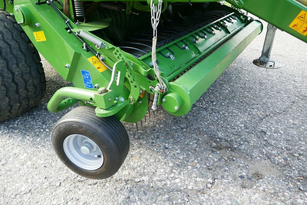 Rundballenpresse typu Krone Comprima V 150 XC X-treme, Gebrauchtmaschine v Villach (Obrázek 8)