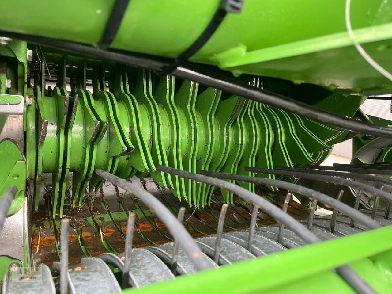 Rundballenpresse del tipo Krone Comprima V 150 XC XTREME, Gebrauchtmaschine en Neuhof - Dorfborn (Imagen 8)