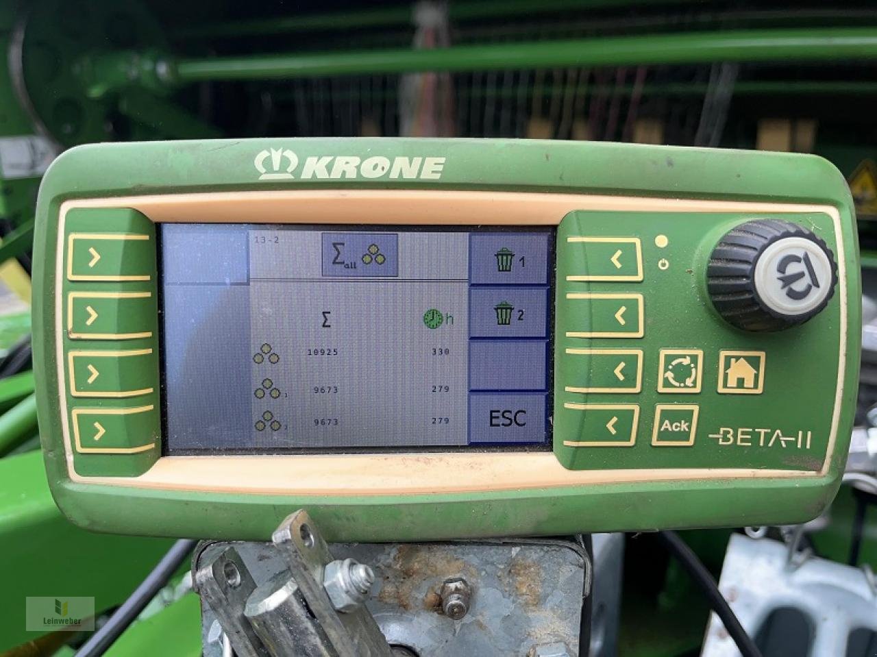 Rundballenpresse del tipo Krone Comprima V 150 XC XTREME, Gebrauchtmaschine en Neuhof - Dorfborn (Imagen 10)