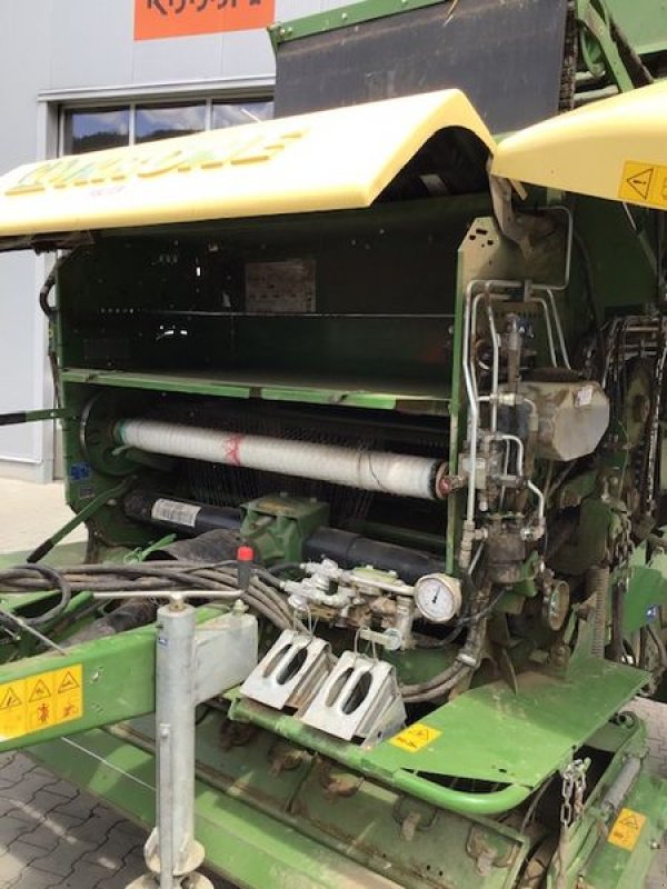 Rundballenpresse Türe ait Krone Comprima   V 150 XC, Gebrauchtmaschine içinde Stössing (resim 7)