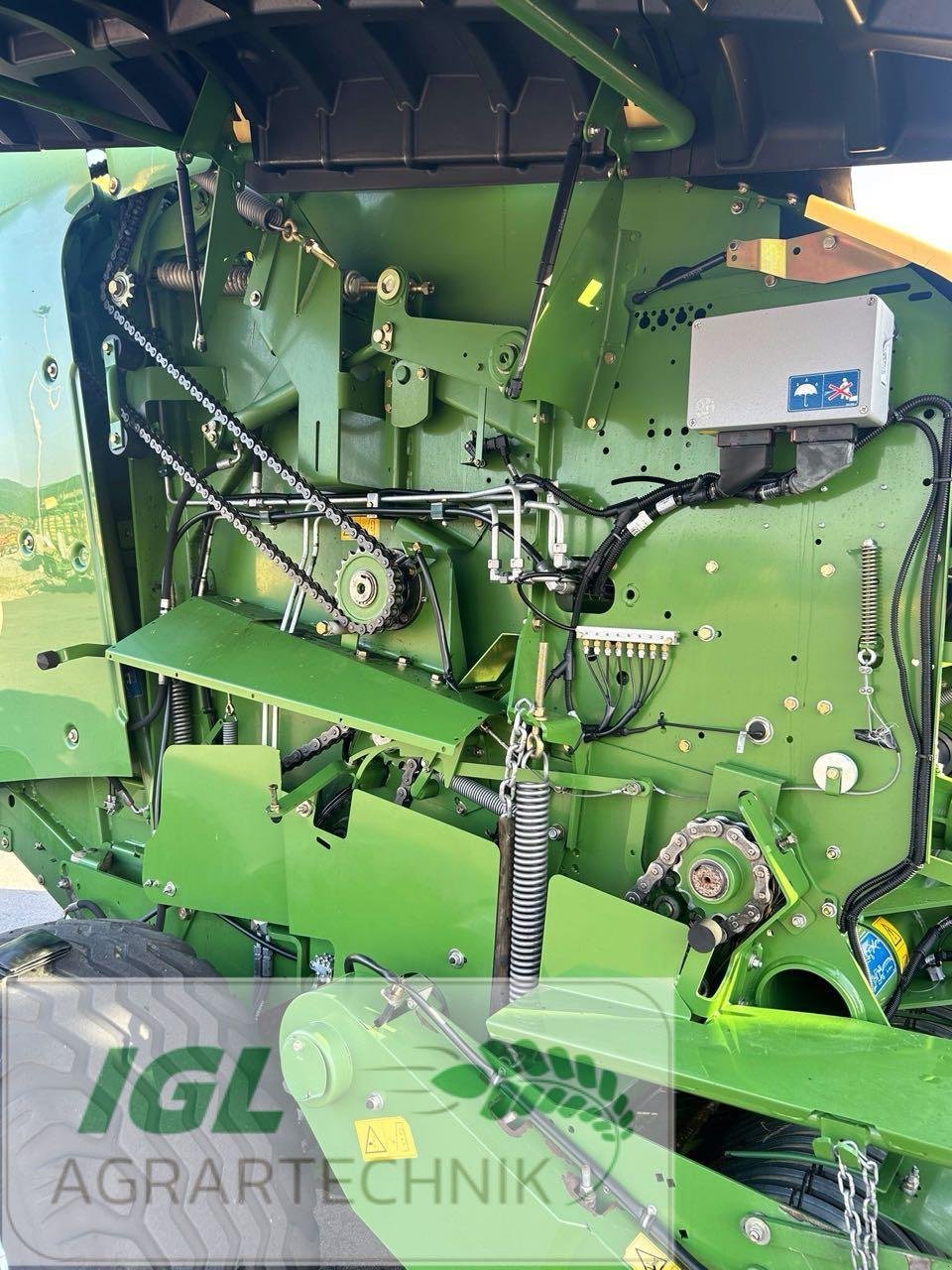 Rundballenpresse типа Krone Comprima V 150 XC, Gebrauchtmaschine в Nabburg (Фотография 10)