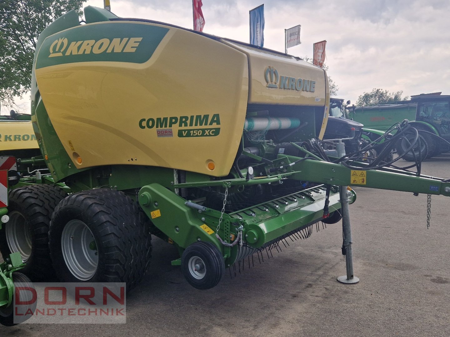 Rundballenpresse typu Krone Comprima V 150 XC, Neumaschine v Schierling (Obrázek 1)