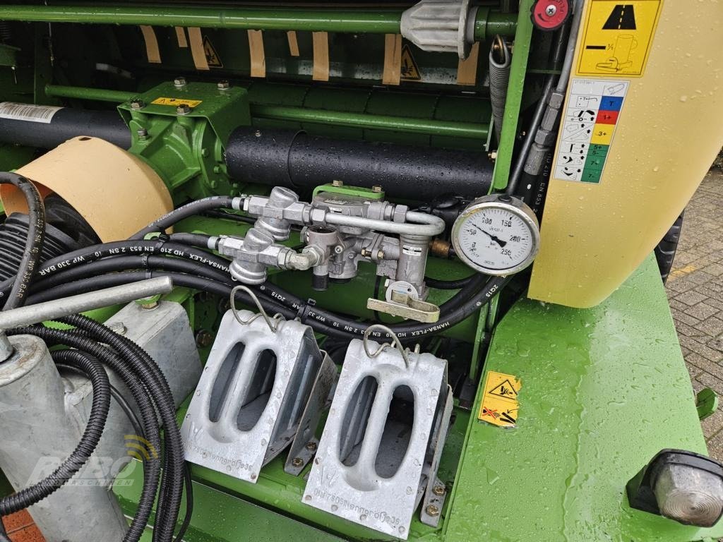 Rundballenpresse типа Krone Comprima V 150 XC, Gebrauchtmaschine в Visbek/Rechterfeld (Фотография 11)