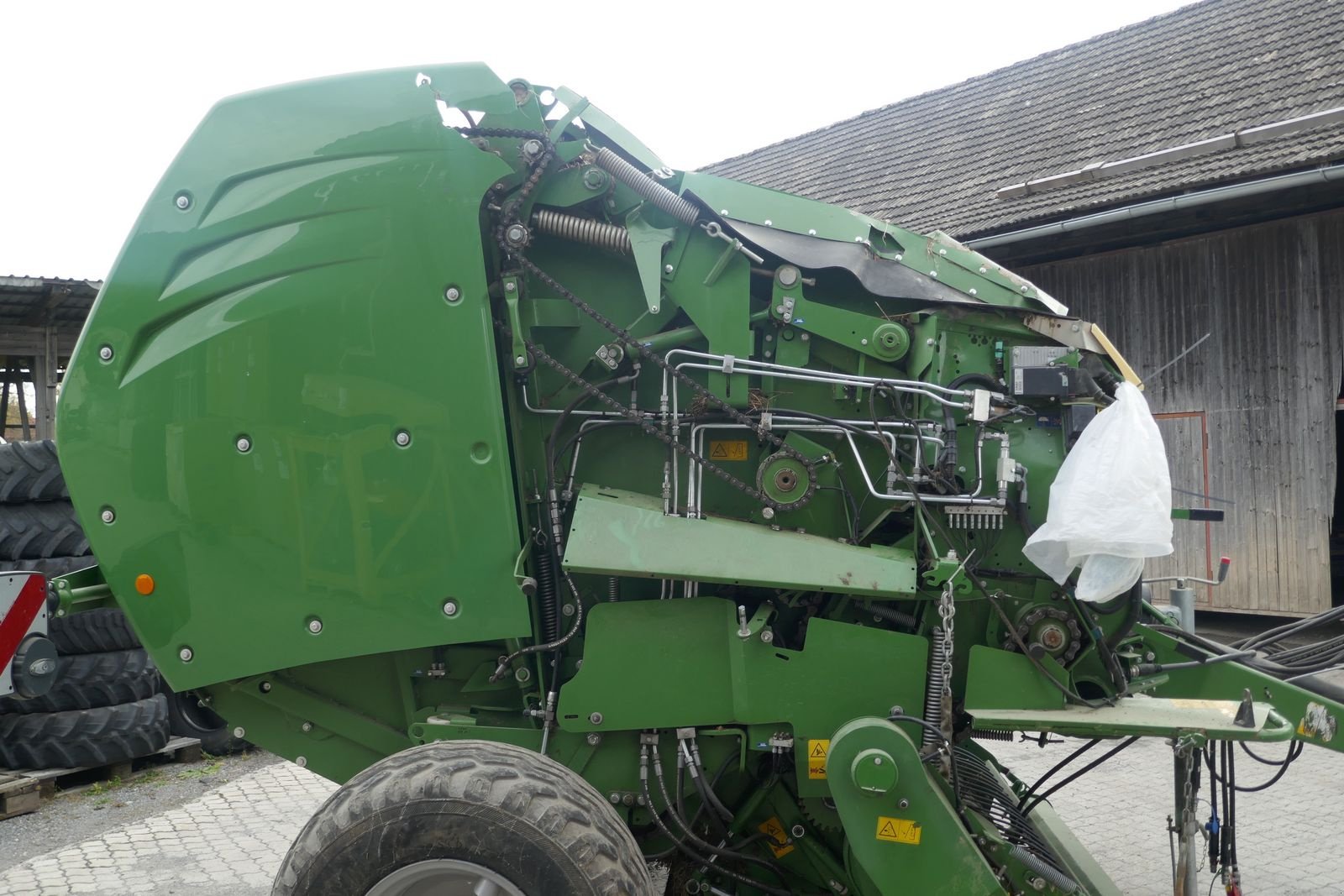 Rundballenpresse типа Krone Comprima V 150 XC, Gebrauchtmaschine в Villach (Фотография 15)