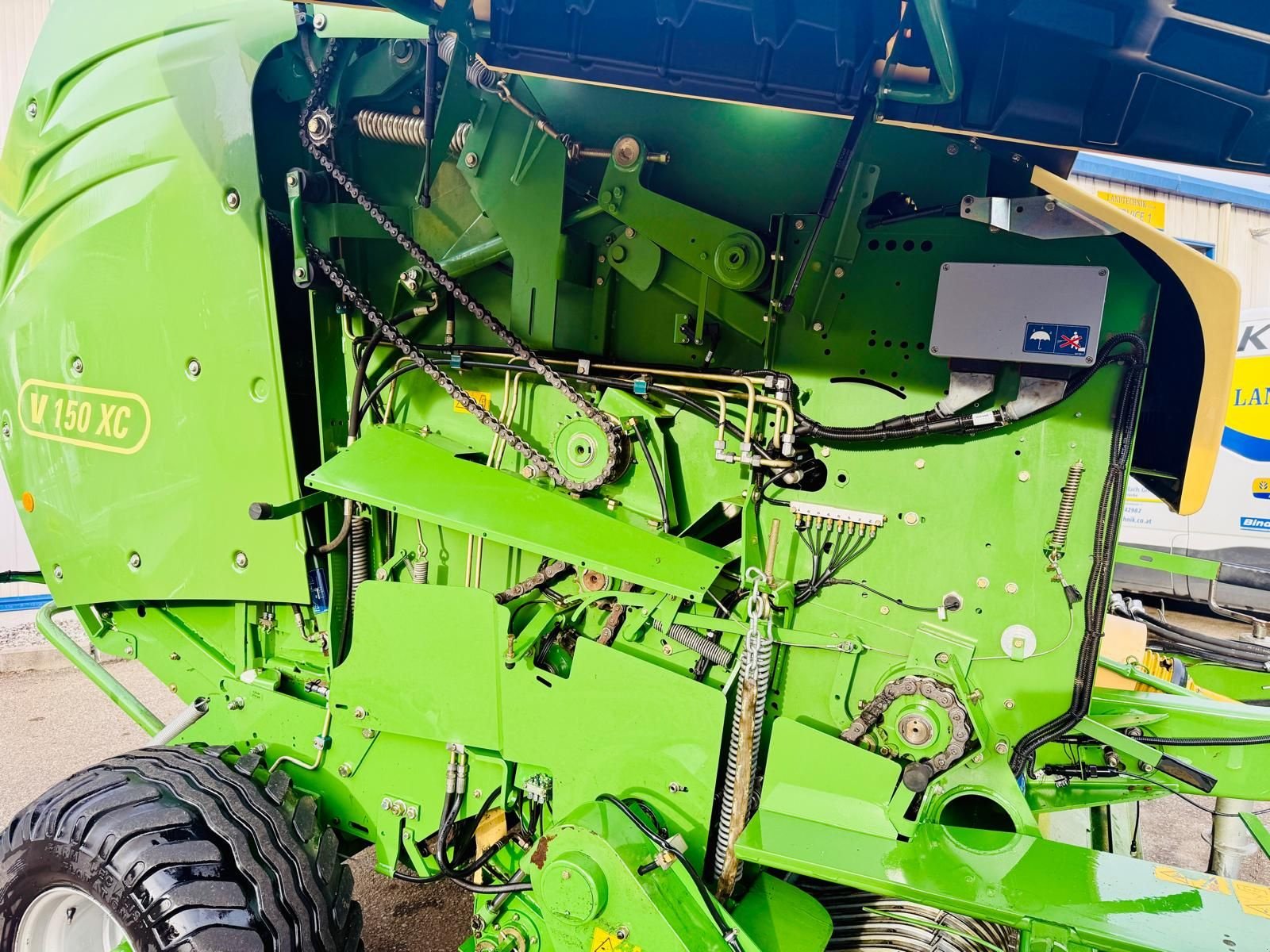 Rundballenpresse typu Krone Comprima V 150 XC, Gebrauchtmaschine v Villach (Obrázek 10)