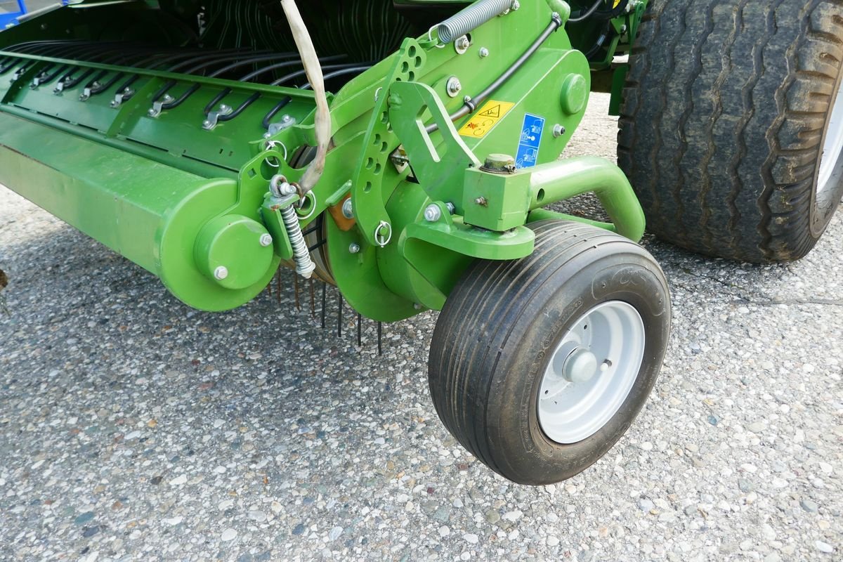 Rundballenpresse tipa Krone Comprima V 150 XC, Gebrauchtmaschine u Villach (Slika 8)