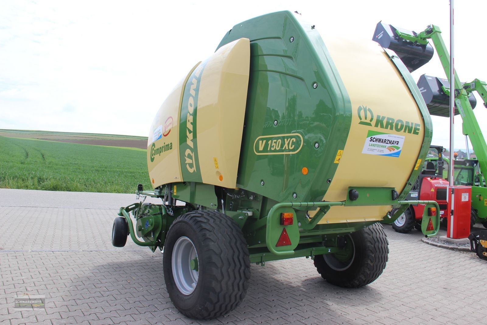 Rundballenpresse des Typs Krone Comprima V 150 XC, Neumaschine in Gampern (Bild 3)