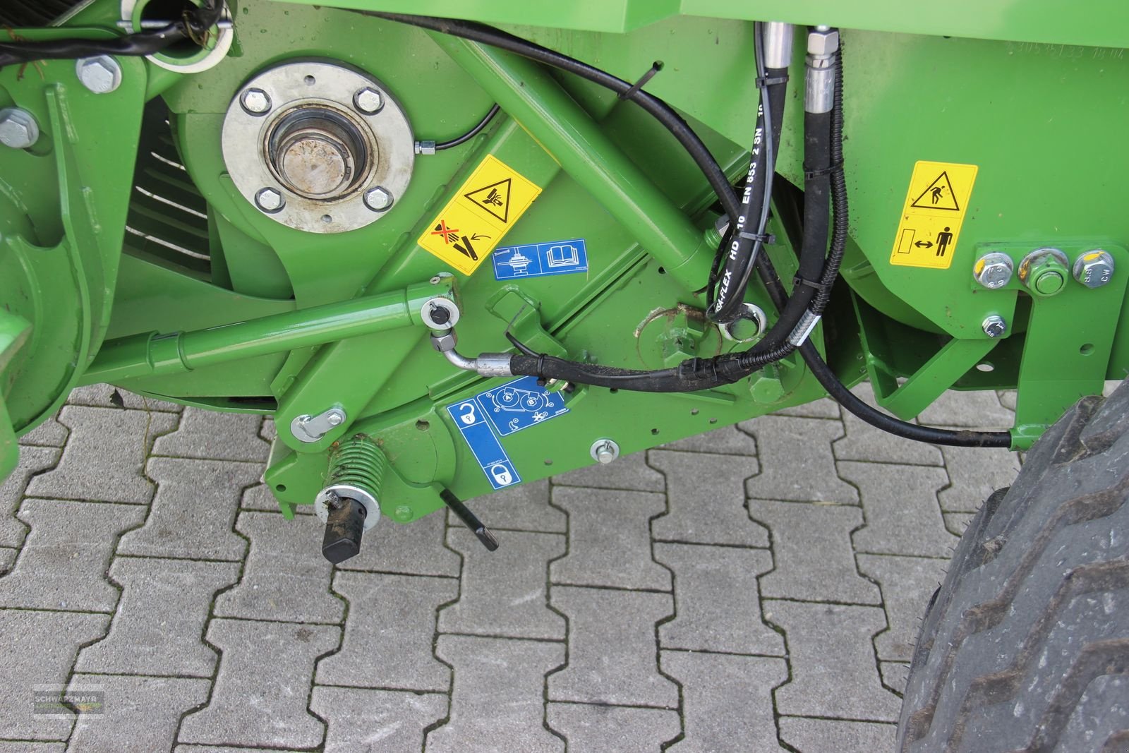 Rundballenpresse des Typs Krone Comprima V 150 XC, Neumaschine in Gampern (Bild 15)