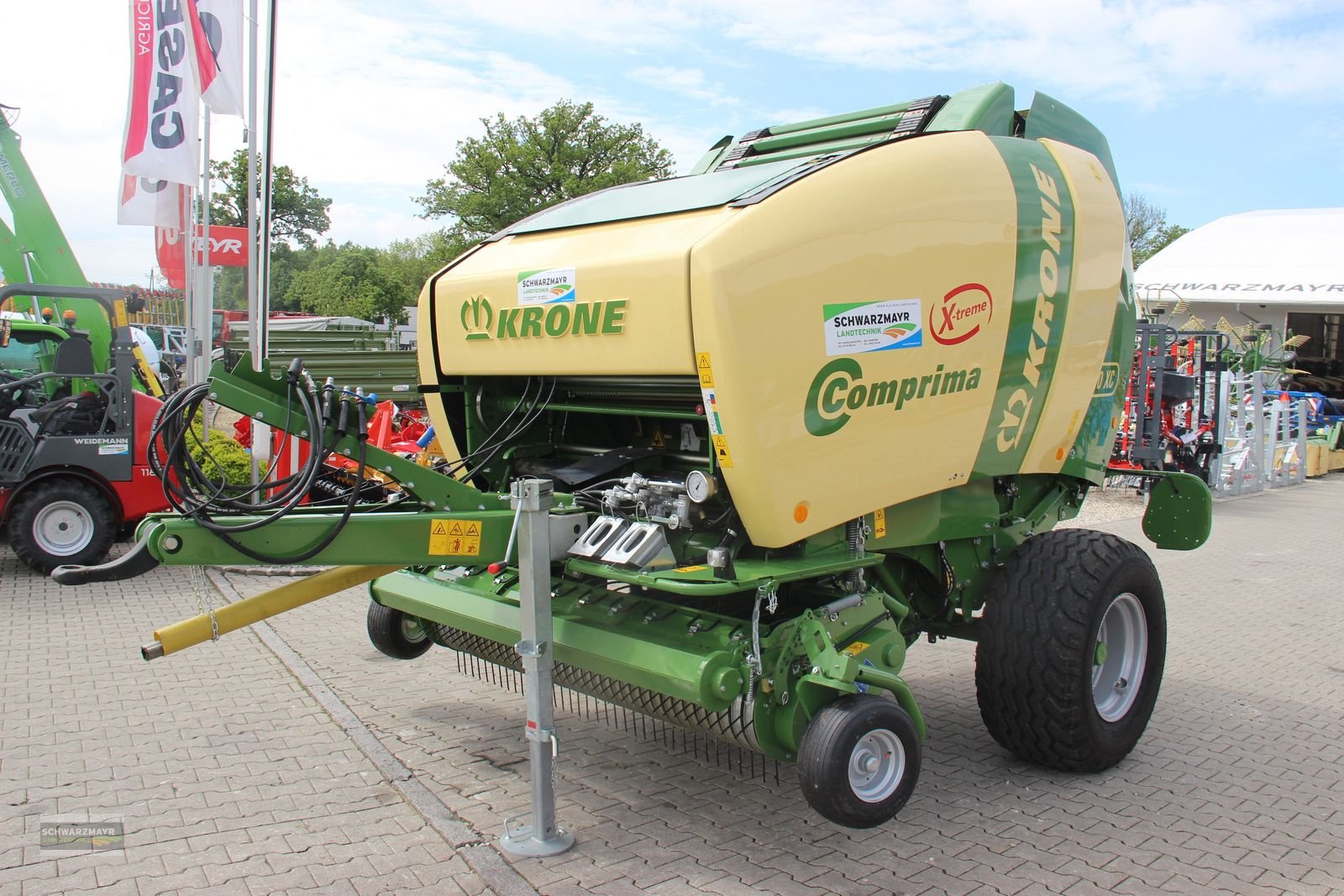 Rundballenpresse des Typs Krone Comprima V 150 XC, Neumaschine in Gampern (Bild 2)