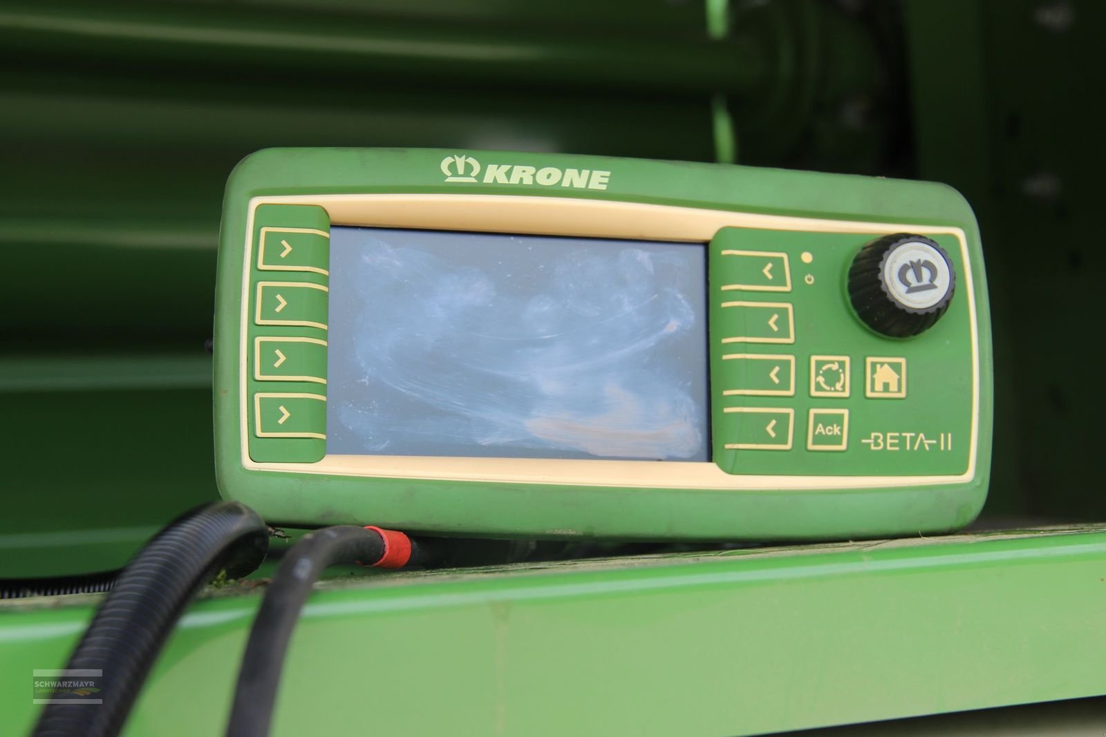 Rundballenpresse des Typs Krone Comprima V 150 XC, Neumaschine in Gampern (Bild 12)