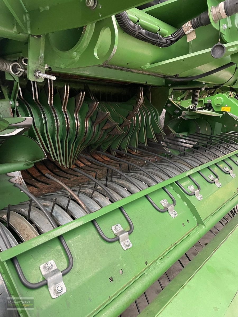 Rundballenpresse des Typs Krone Comprima V 1500 XC 17 Messer, Gebrauchtmaschine in Aurolzmünster (Bild 2)