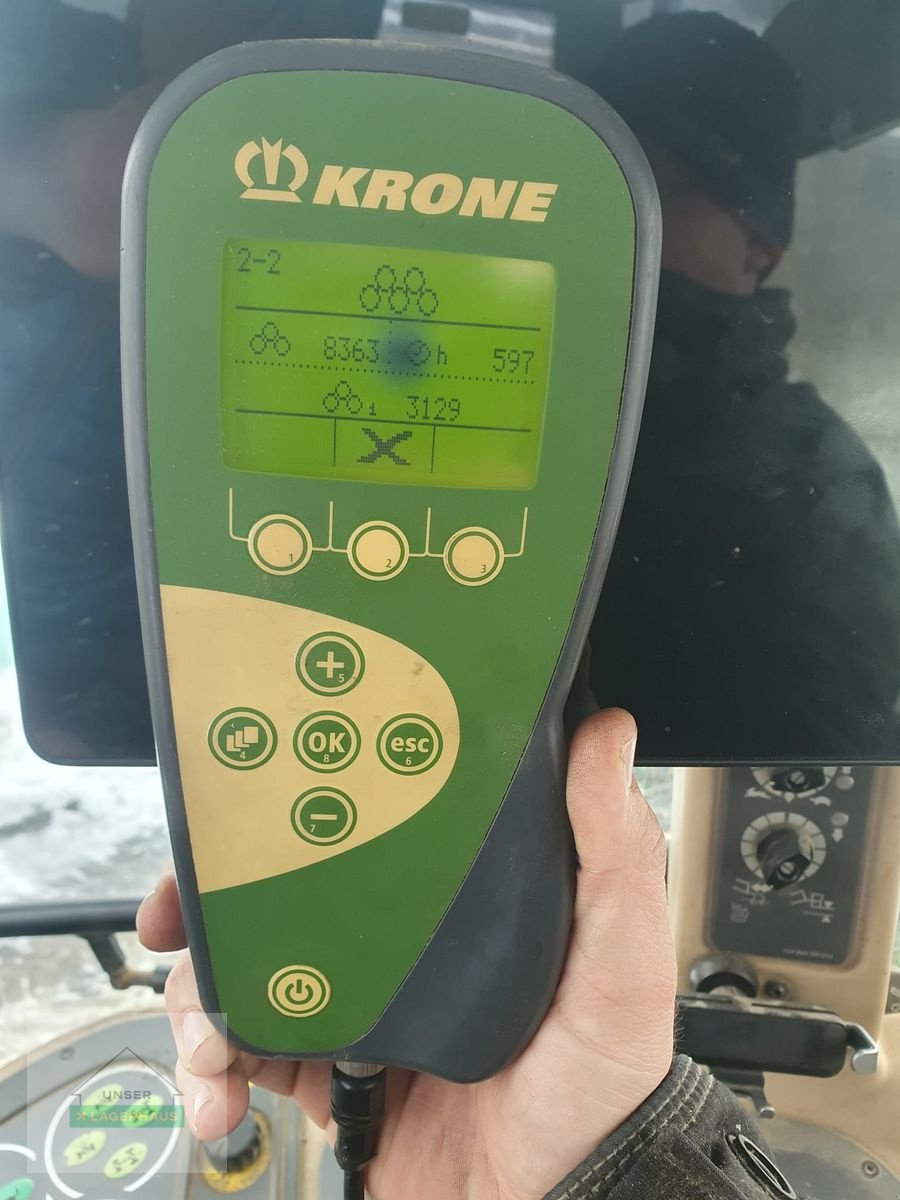 Rundballenpresse Türe ait Krone Comprima V 150XC, Gebrauchtmaschine içinde Ottensheim (resim 11)