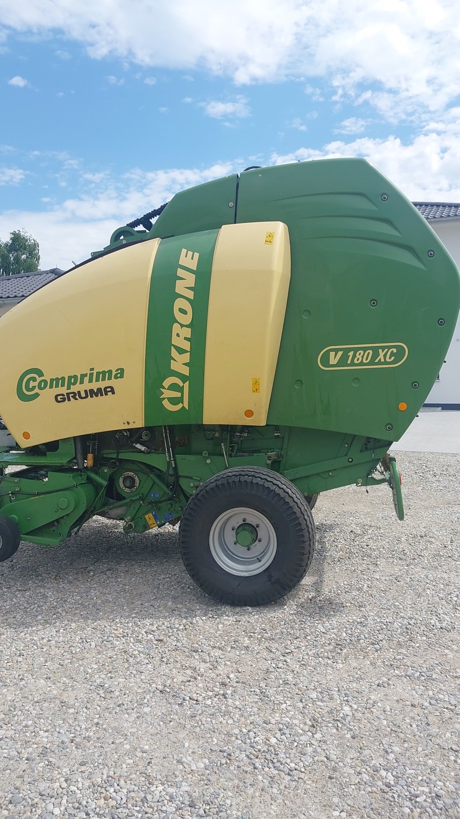 Rundballenpresse of the type Krone Comprima V 180 CV, Gebrauchtmaschine in Aichach (Picture 1)