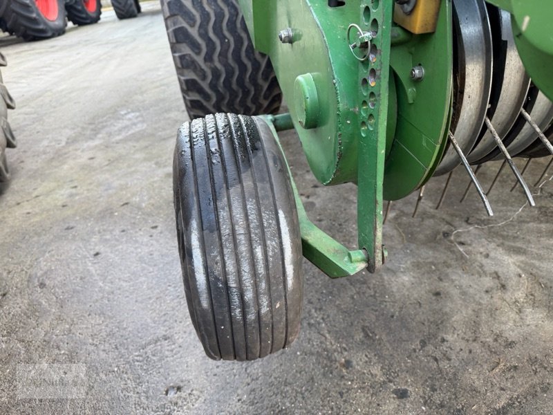 Rundballenpresse типа Krone Comprima V 180 XC, Gebrauchtmaschine в Prenzlau (Фотография 13)