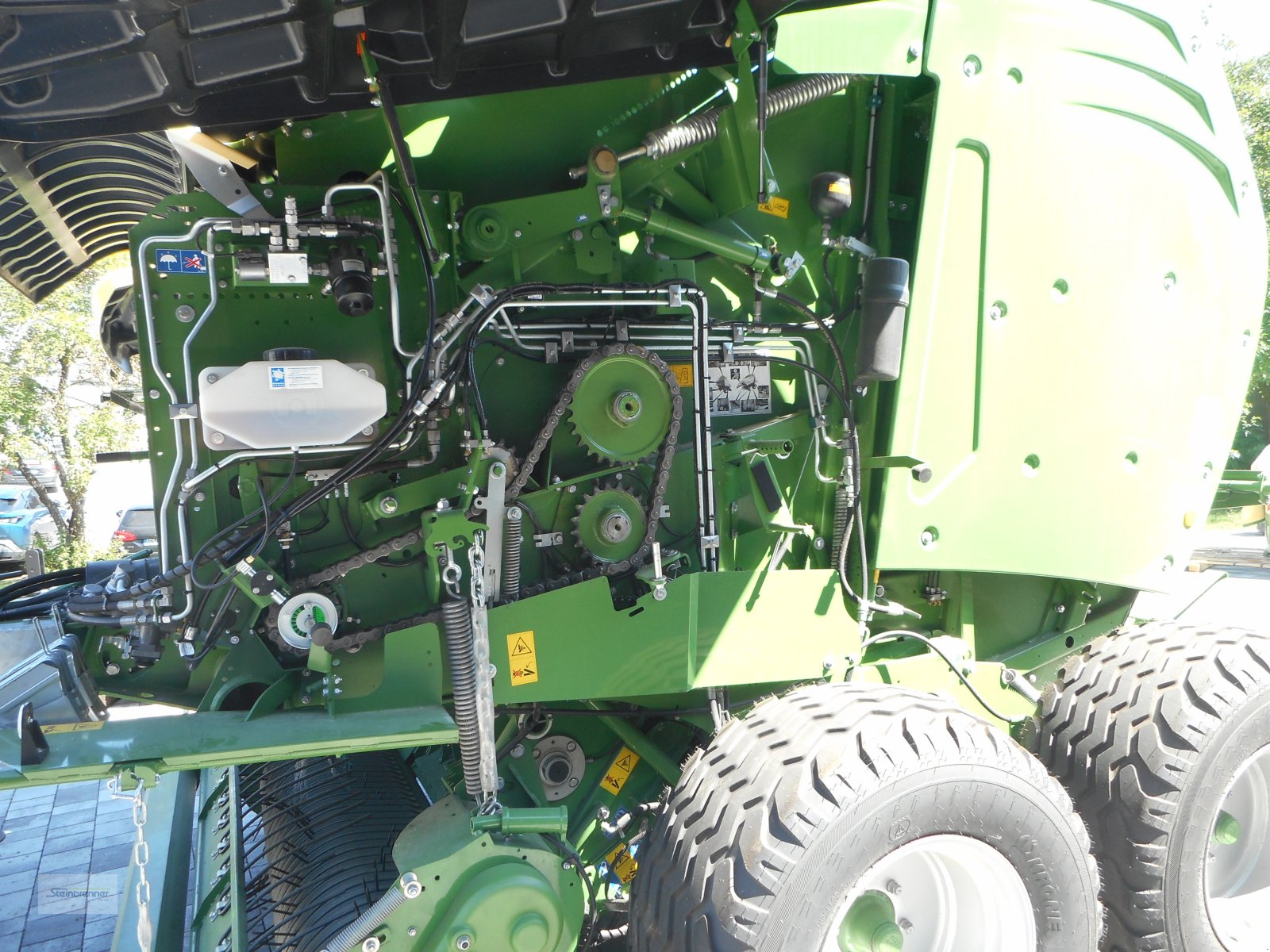 Rundballenpresse of the type Krone Comprima V 180 XC, Neumaschine in Wörnitz (Picture 4)