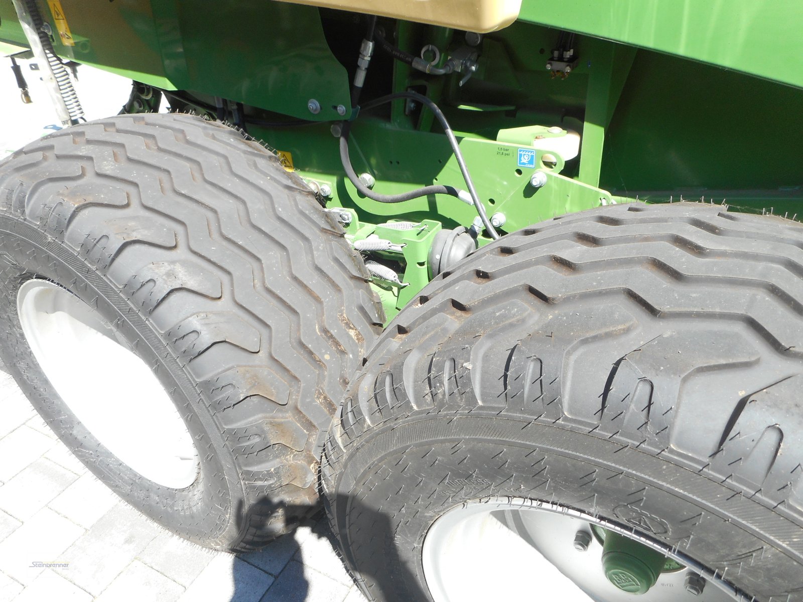 Rundballenpresse of the type Krone Comprima V 180 XC, Neumaschine in Wörnitz (Picture 6)