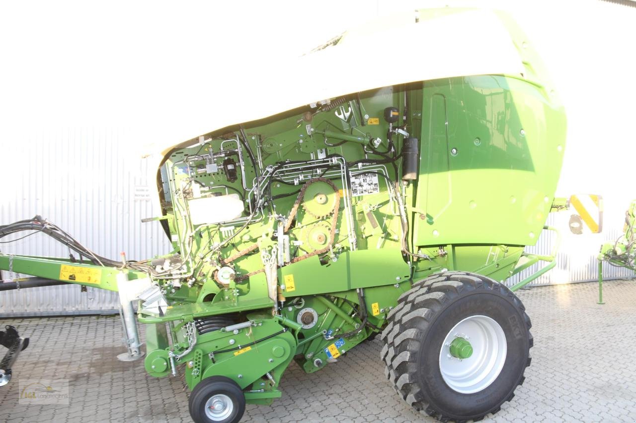 Rundballenpresse des Typs Krone Comprima V 180 XC, Neumaschine in Pfreimd (Bild 3)