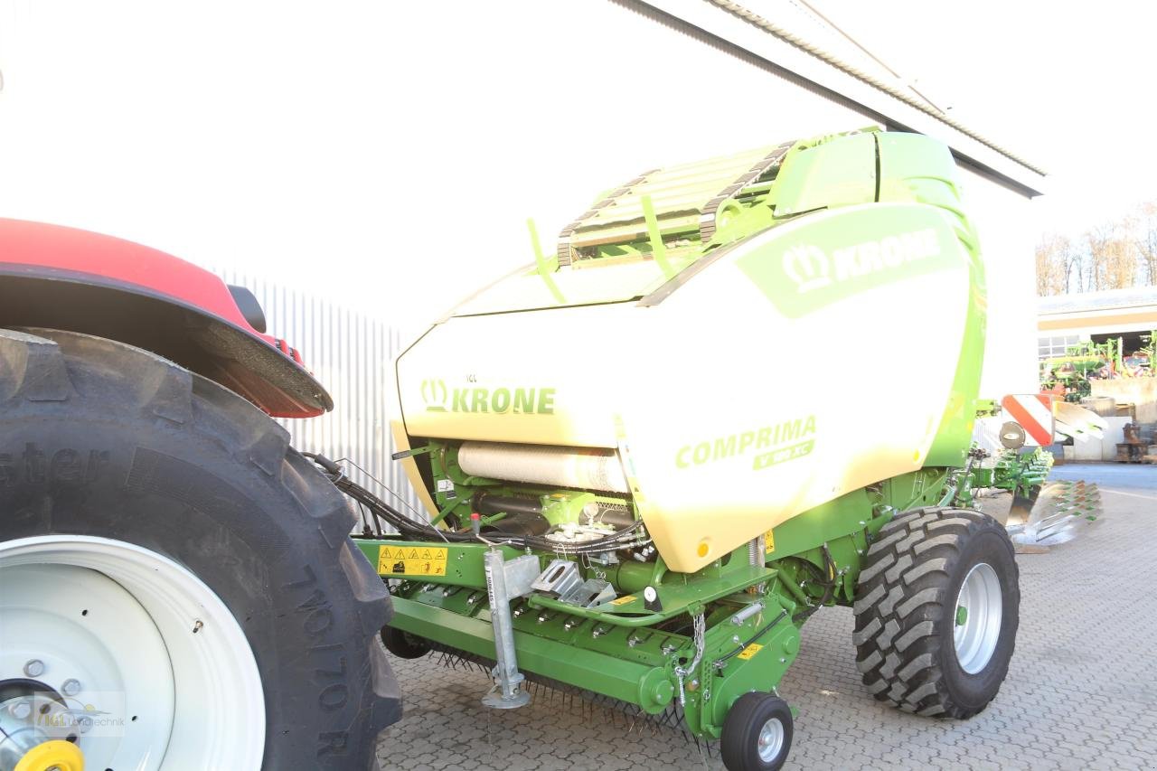 Rundballenpresse des Typs Krone Comprima V 180 XC, Neumaschine in Pfreimd (Bild 4)