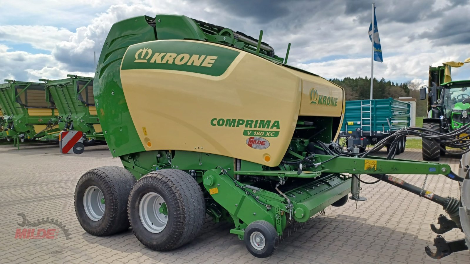 Rundballenpresse tip Krone Comprima V 180 XC, Gebrauchtmaschine in Creußen (Poză 2)
