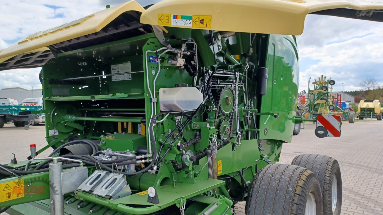 Rundballenpresse tip Krone Comprima V 180 XC, Gebrauchtmaschine in Creußen (Poză 10)