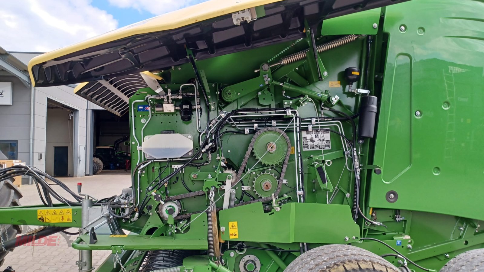 Rundballenpresse tip Krone Comprima V 180 XC, Gebrauchtmaschine in Creußen (Poză 14)