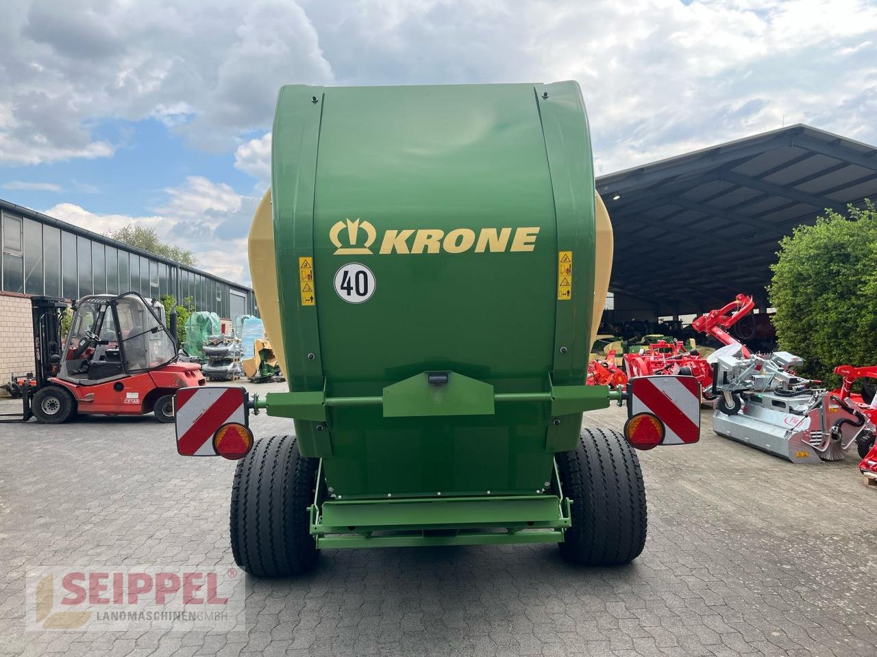 Rundballenpresse des Typs Krone COMPRIMA V 180 XC, Neumaschine in Groß-Umstadt (Bild 2)