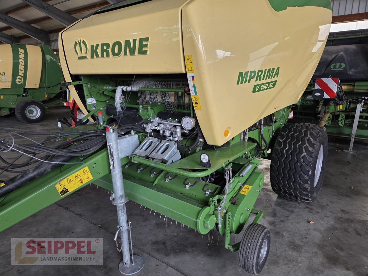 Rundballenpresse des Typs Krone COMPRIMA V 180 XC, Gebrauchtmaschine in Groß-Umstadt (Bild 1)