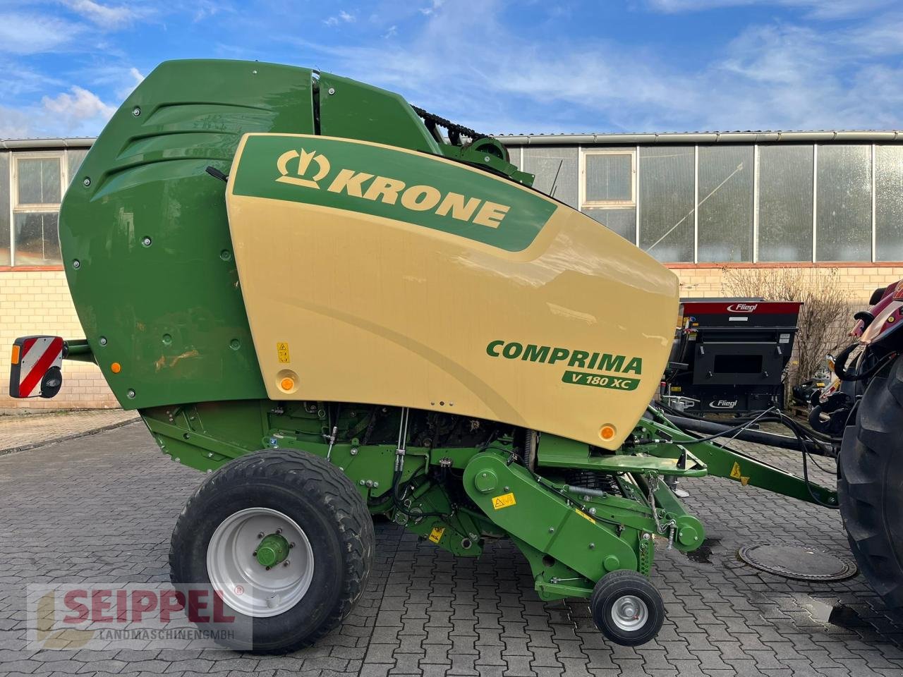Rundballenpresse des Typs Krone COMPRIMA V 180 XC, Gebrauchtmaschine in Groß-Umstadt (Bild 8)