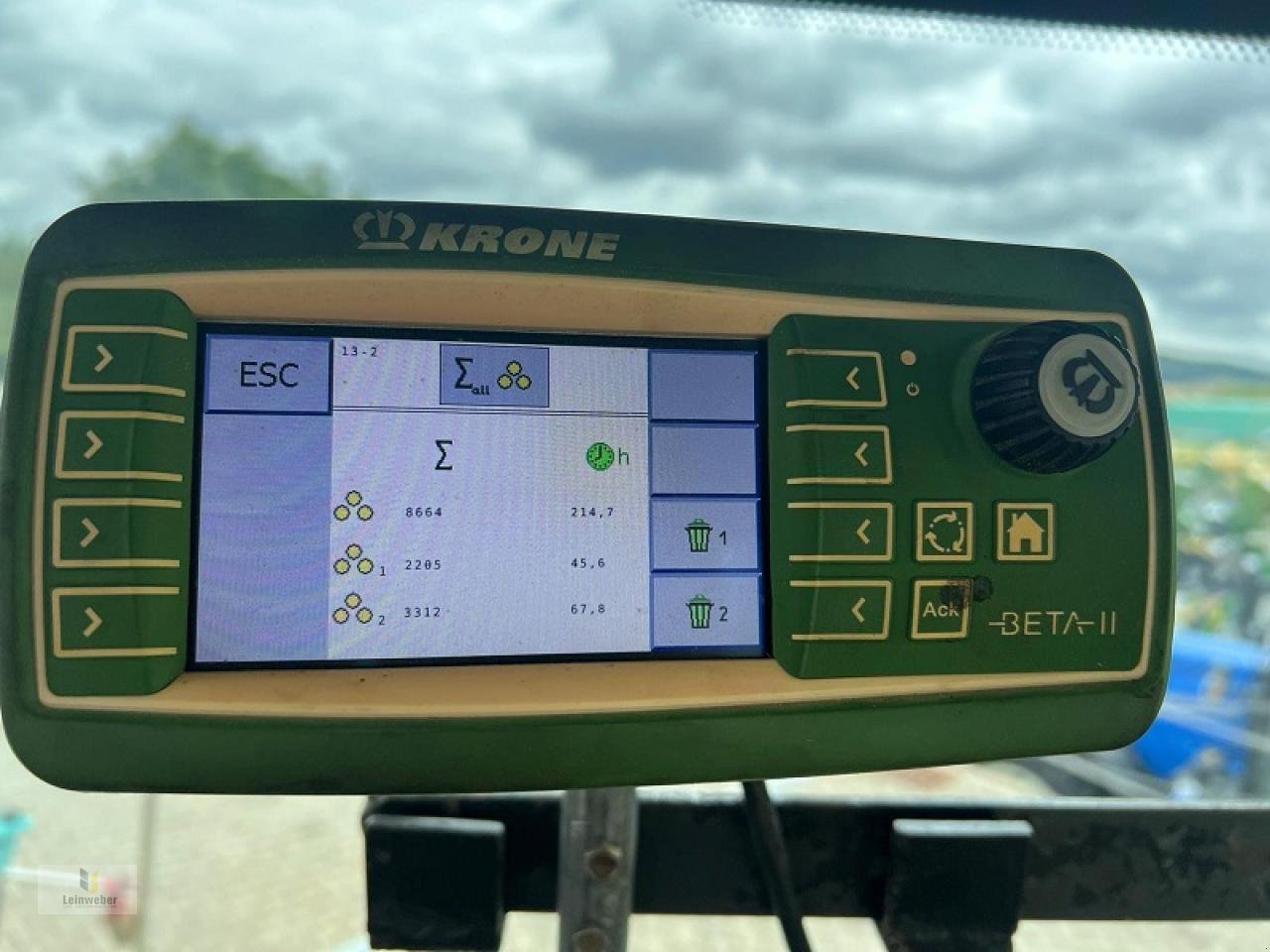 Rundballenpresse типа Krone Comprima V 180 XC, Gebrauchtmaschine в Neuhof - Dorfborn (Фотография 7)