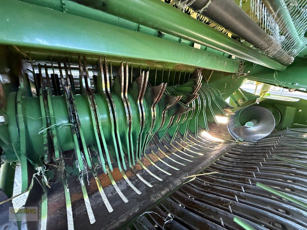 Rundballenpresse типа Krone Comprima V 180 XC, Gebrauchtmaschine в Ahaus (Фотография 8)